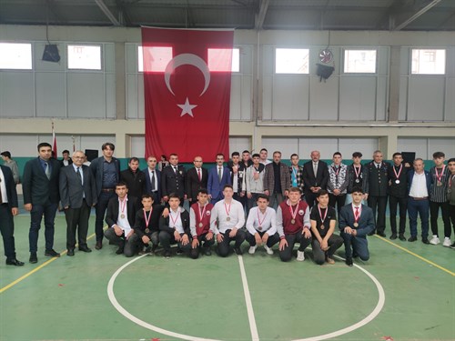 19 MAYIS ATATÜRK'Ü ANMA VE GENÇLİK VE SPOR BAYRAMI NEDENİYLE İLÇEMİZDE TÖREN DÜZENLENDİ.