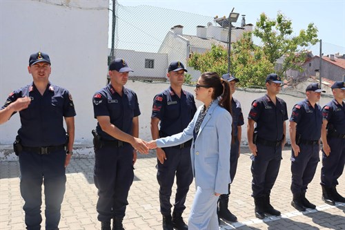 Kaymakamımız Sayın Yıldız YILMAZ Kurban Bayramında İlçemiz Kurumlarında Görev Yapan Personellerin Bayramını Kutladı