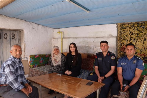 Kaymakamımız Sayın Yıldız YILMAZ Kurban Bayramında Şehit Ailesini Ziyaret Etti